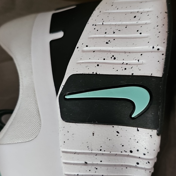 Nike Metcon 5 White, Mint Green, Black NEW in Box! - Picture 6 of 6